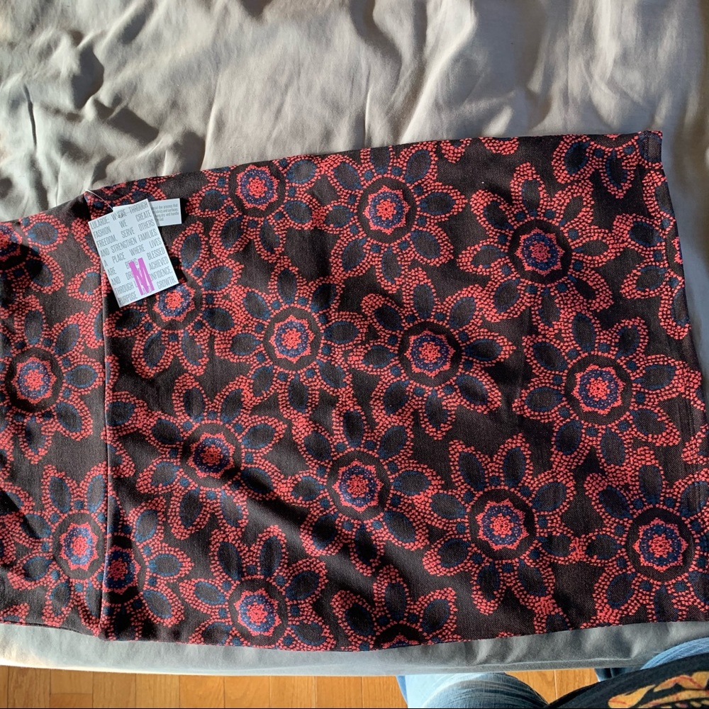 LulaRoe Cassie pencil skirt NWT Medium Fall print